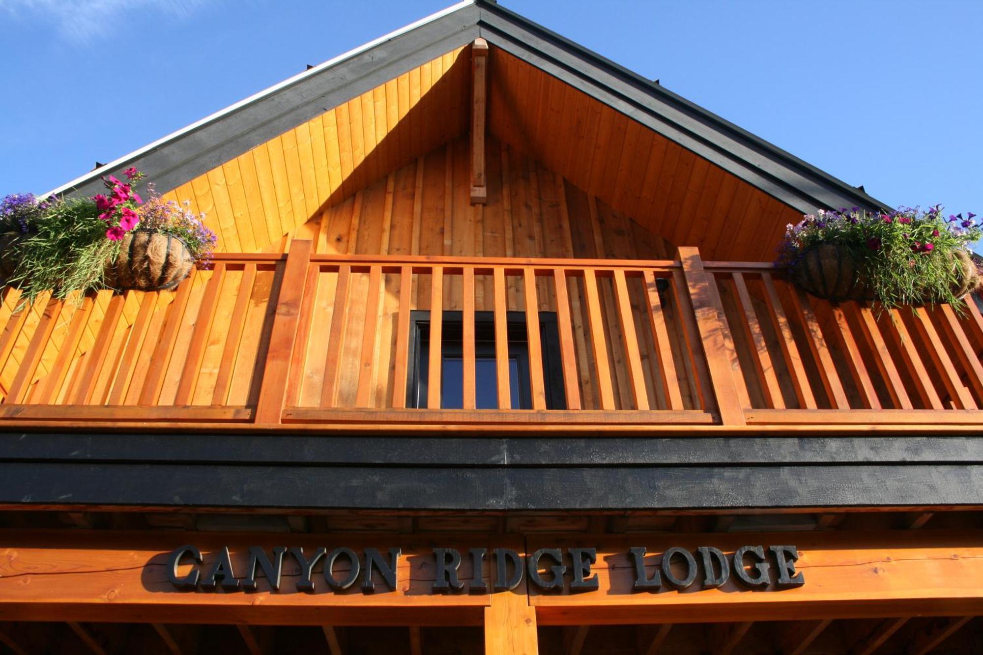 Canyon Ridge Lodge Голден Экстерьер фото